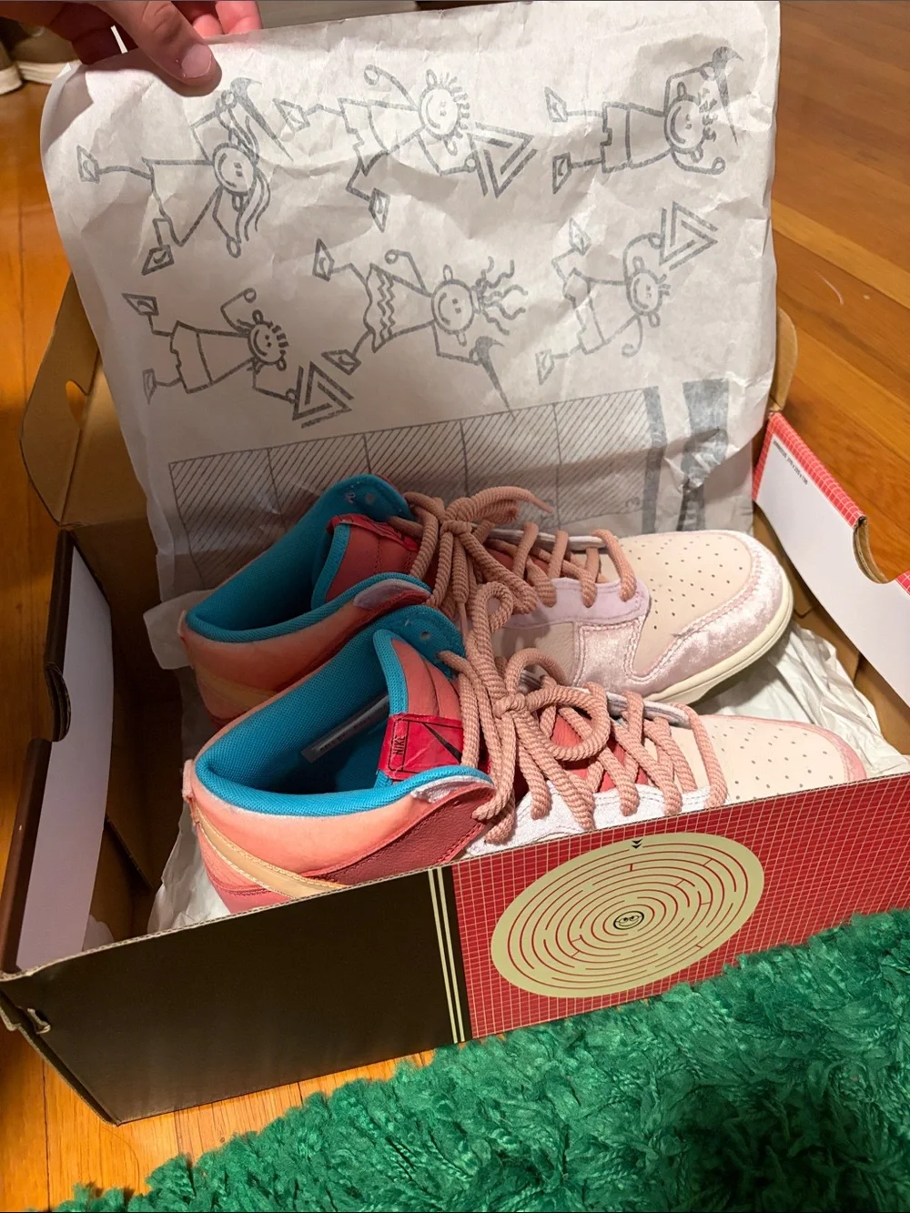 Nike Dunk x social status collab